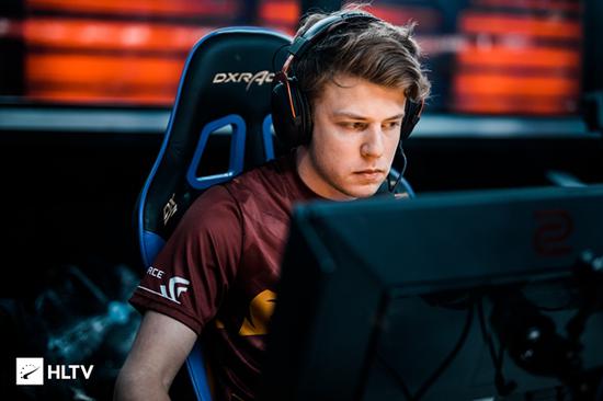 NIP官方在TikTok上分享了一段视频：总有分别的时候，也总有重聚的时候。