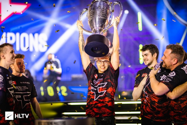 Invictus Gaming 官方博客：我们以完美的战绩晋级四分之一决赛！继续加油！