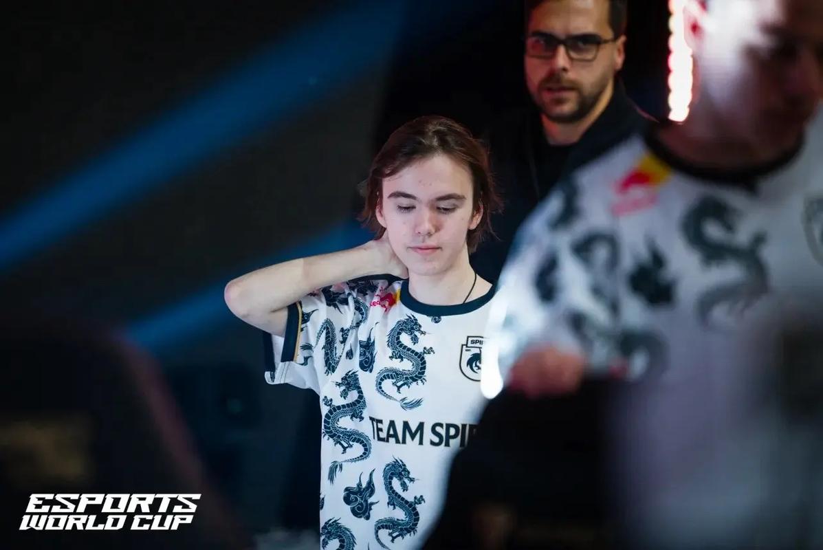 EDG发布了第一阶段阵容：Wink与四名新队员留队