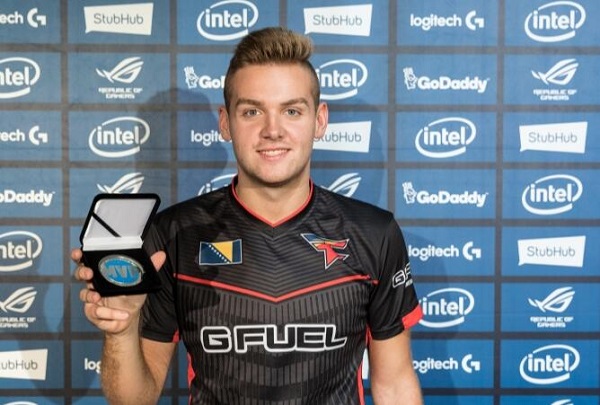 官方公布LPL夏季总决赛海报：是BLG两冠加冕，还是WBG突破队史？