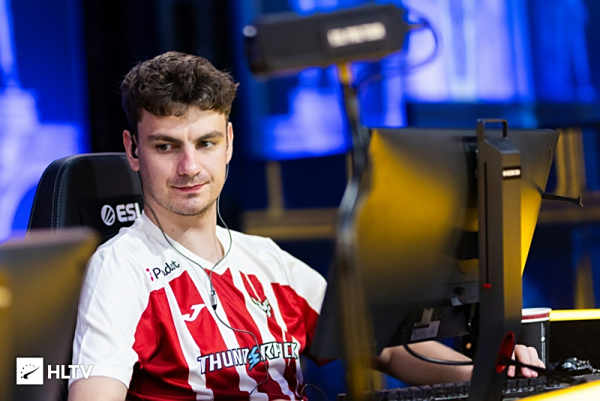 DK官方：Khan退役仪式将于12月4日举行