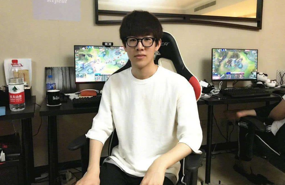 TES轻取RA，挺进季后赛